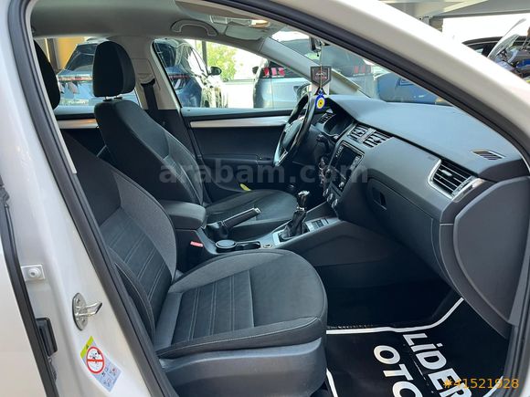 BOYASIZ 2017 MODEL SKODA OCTAVİA 1.2 TSİ AMBİTİON