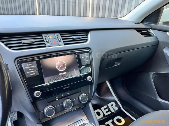 BOYASIZ 2017 MODEL SKODA OCTAVİA 1.2 TSİ AMBİTİON