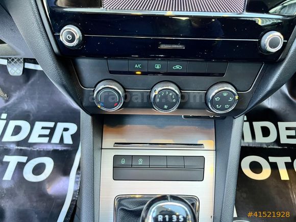 BOYASIZ 2017 MODEL SKODA OCTAVİA 1.2 TSİ AMBİTİON