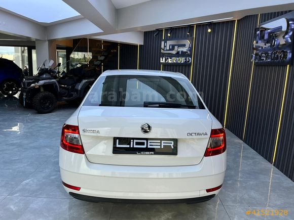 BOYASIZ 2017 MODEL SKODA OCTAVİA 1.2 TSİ AMBİTİON