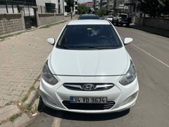 Sahibinden Hyundai Accent Blue 1.6 CRDI Mode 2011 Model  177.000 km Beyaz
