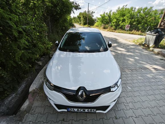 Sahibinden Renault Megane 1.3 TCe Touch plus 2023 Model