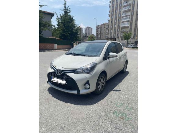 Sahibinden Toyota Yaris 1.33 Style Red Skypack 2015 Model 