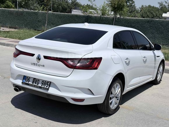 Galeriden Renault Megane 1.5 Blue DCI Touch 2020 Model Batman