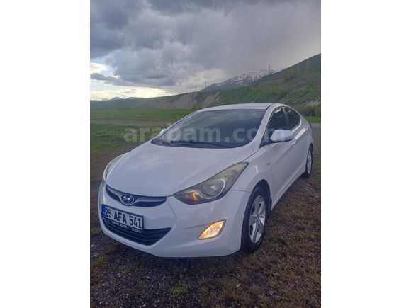 Sahibinden Hyundai Elantra 1.6 D-CVVT Mode Plus 2013 Model  89.500 km Beyaz