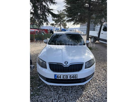 Sahibinden Skoda Octavia 1.6 TDI Elegance 2013 Model  227000 km Beyaz