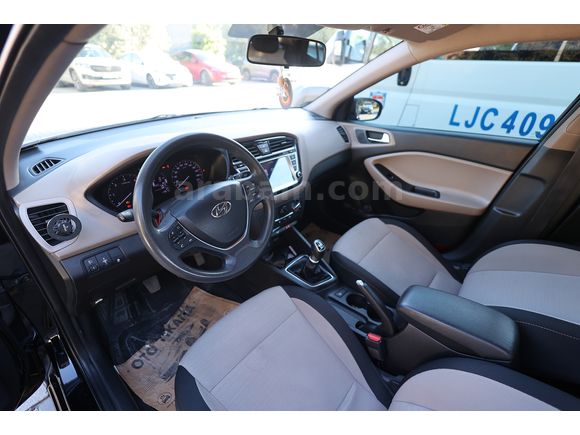 Sahibinden Hyundai i20 1.4 CRDi Style 2014 Model 
