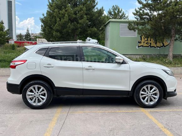 Sadece 62.000km // 2015 Qashqai 1.2 DIG-TEKNA SKYPACK // BOYASIZ