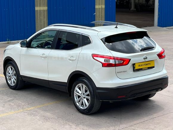Sadece 62.000km // 2015 Qashqai 1.2 DIG-TEKNA SKYPACK // BOYASIZ