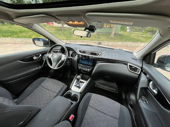Sadece 62.000km // 2015 Qashqai 1.2 DIG-TEKNA SKYPACK // BOYASIZ