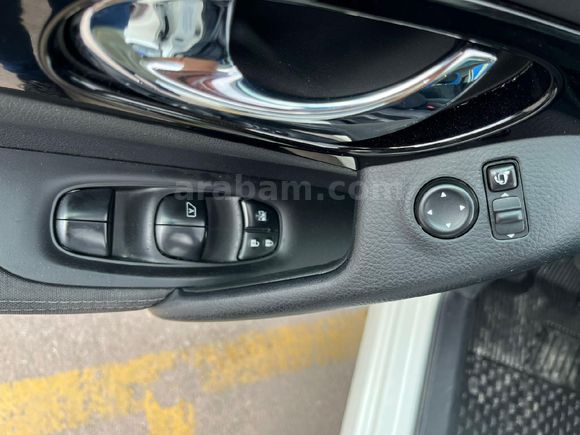 Sadece 62.000km // 2015 Qashqai 1.2 DIG-TEKNA SKYPACK // BOYASIZ