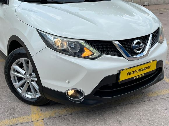 Sadece 62.000km // 2015 Qashqai 1.2 DIG-TEKNA SKYPACK // BOYASIZ