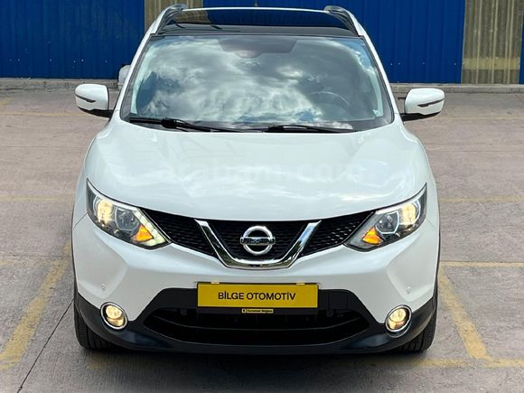 Sadece 62.000km // 2015 Qashqai 1.2 DIG-TEKNA SKYPACK // BOYASIZ