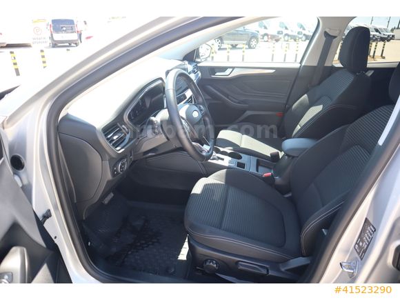 BÜYÜKSOYLU FİLO/2024 MODEL FORD FOCUS 1.5 ECOBLUE TITANIUM X