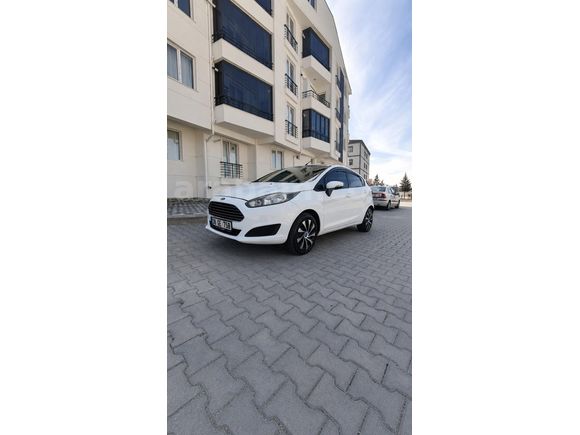 Sahibinden Ford Fiesta 1.5 TDCi Trend 2014 Model 180.000 km Beyaz