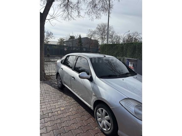 Memurdan temiz aile arabası Renault Symbol 1.5 dCi Authentique 2011 Model 