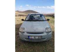 SahibindenRenault Clio 1.4 RN 2000 Model fiyat düştü ilk gelen alır