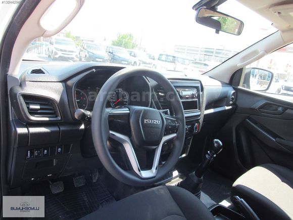 BÜYÜKSOYLU 'DAN 2021 MODEL ISIZU D MAX 1.9D V-GO 4X2 ÇİFTKABİN
