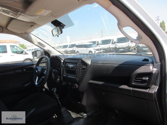 BÜYÜKSOYLU 'DAN 2021 MODEL ISIZU D MAX 1.9D V-GO 4X2 ÇİFTKABİN