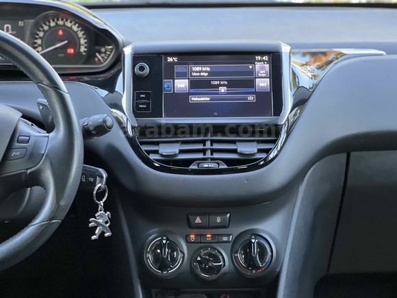 KB CAR Peugeot 208 1.2 PureTech Active 2015 Model İstanbul