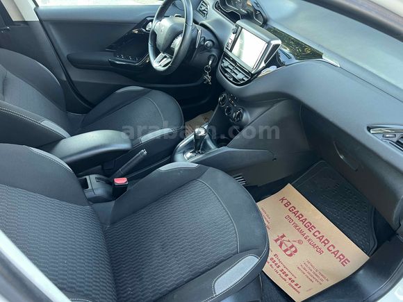 KB CAR Peugeot 208 1.2 PureTech Active 2015 Model İstanbul
