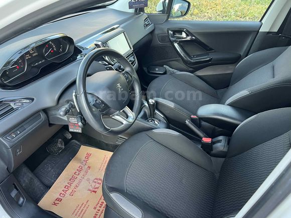 KB CAR Peugeot 208 1.2 PureTech Active 2015 Model İstanbul