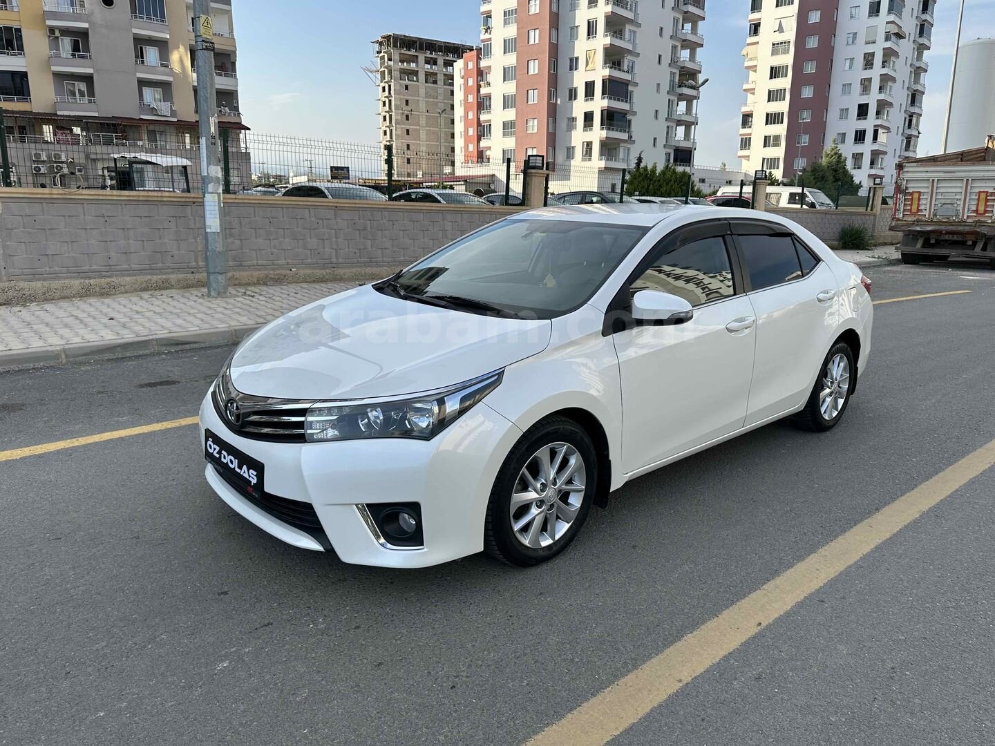 Galeriden Toyota Corolla 1.6 Advance 2015 Model Mersin 155.000 km Beyaz 3