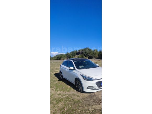 Sahibinden Hyundai i20 1.4 CRDi Style 2014 Model