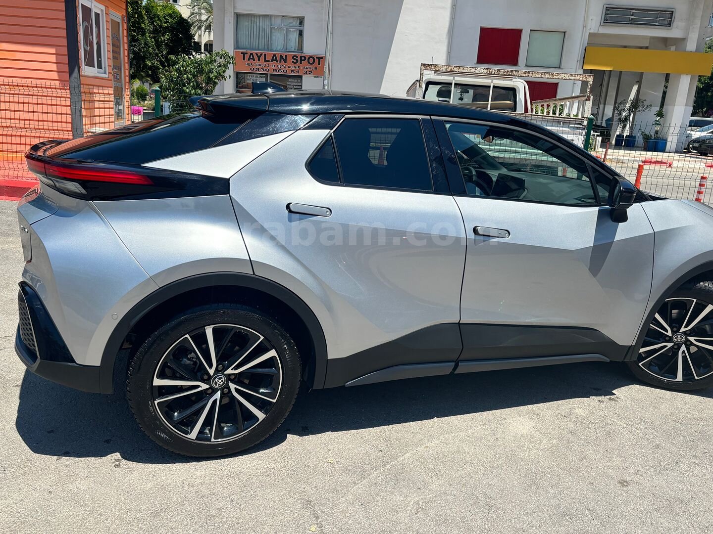Sahibinden Toyota C-HR 1.8 Hybrid Passion X-Sport 2024 Model Antalya 7
