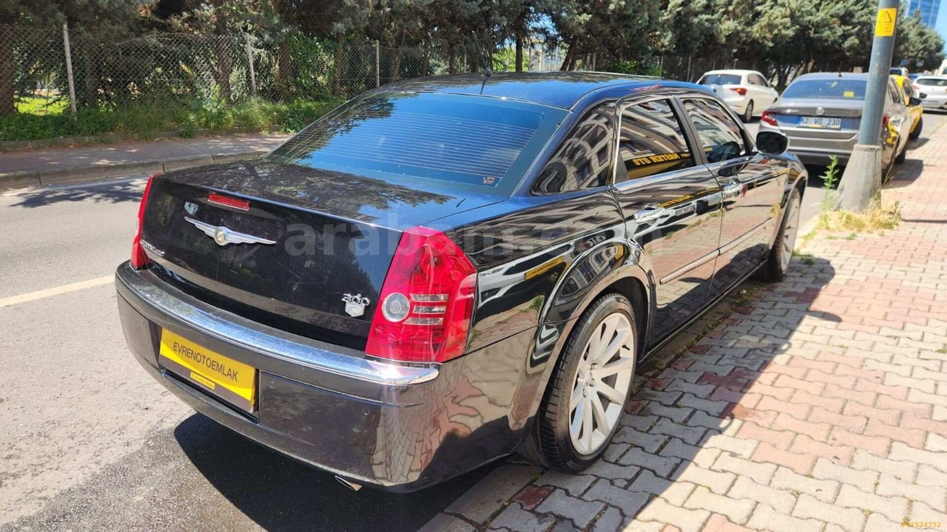 Galeriden Chrysler 300 C 3.0 CRD 2008 Model İstanbul 360.000 km Siyah 4