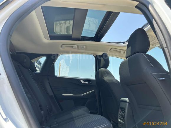 -ÖNER- 2025 KUGA TİTANİUM +KIŞ PAKETİ HATASIZ