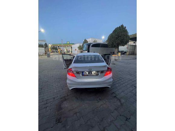 Sahibinden Honda Civic 1.6i VTEC Eco Elegance 2013 Model 
