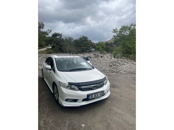 Sahibinden Honda Civic 1.6i VTEC Eco Elegance 2013 Model 
