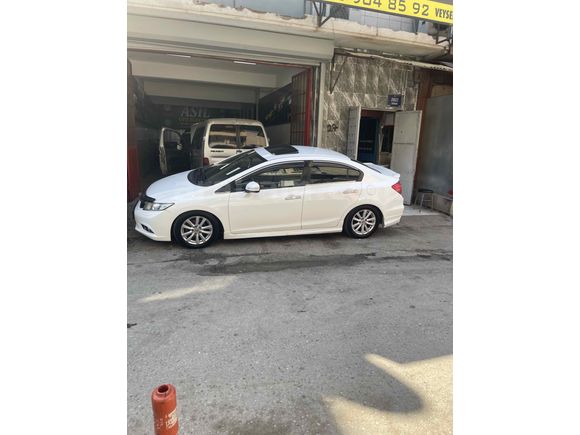 Sahibinden Honda Civic 1.6i VTEC Eco Elegance 2013 Model 