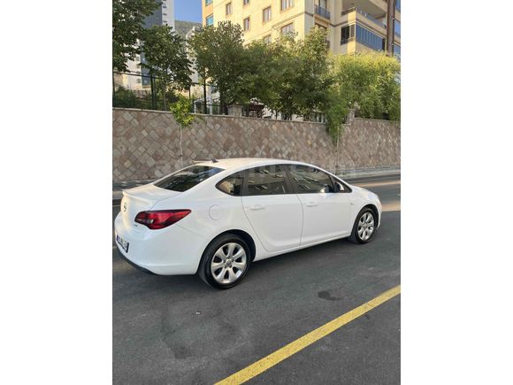 BOYASIZ DEĞİŞENSİZ TRAMERSİZ
ASTRA 2014 1.6 CDTI 136HP