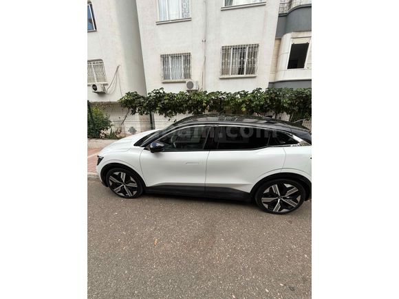 Sahibinden Renault Megane E-Tech Iconic 2024 Model 