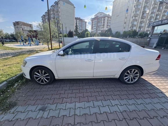 Sahibinden Volkswagen Passat 2.0 TDi BlueMotion Highline 2012 Model  289.500km Beyaz