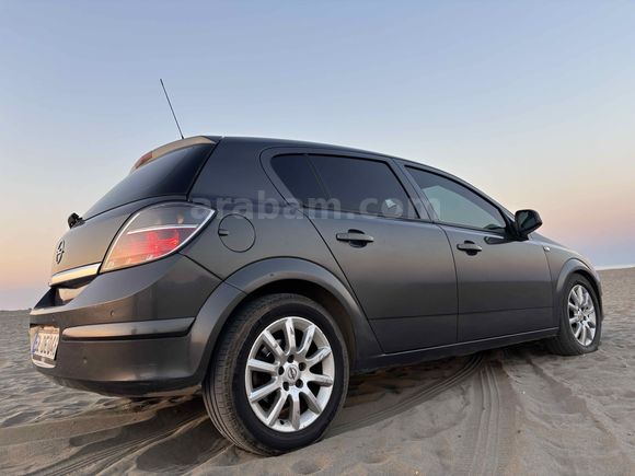 Opel Astra 1.6 Cosmo  2011 Model  115.000 km 