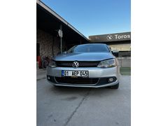 Sahibinden Volkswagen Jetta 1.6 TDi Trendline 2011 Model  365.000 km Gri (Gümüş)