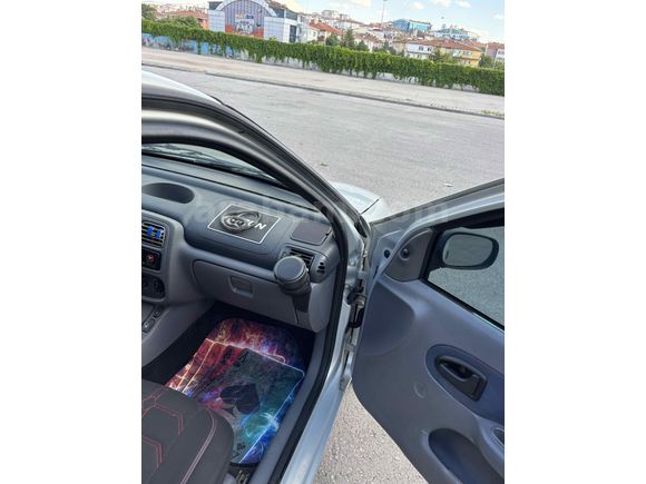 Sahibinden Renault Clio 1.4 RNA 2000 Model 