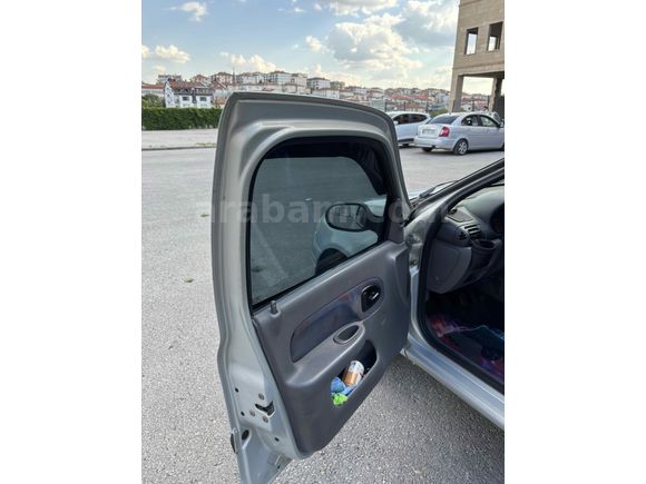 Sahibinden Renault Clio 1.4 RNA 2000 Model 