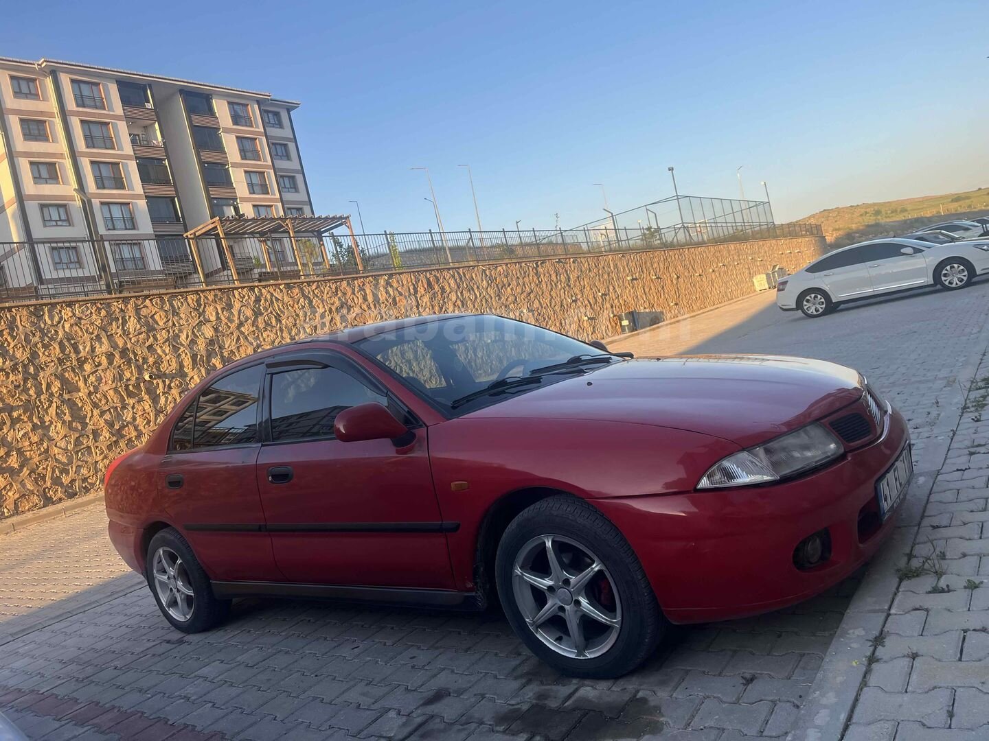 Sahibinden Mitsubishi Carisma 1.6 GLX 1999 Model Çorum 267.000 km Kırmızı 1