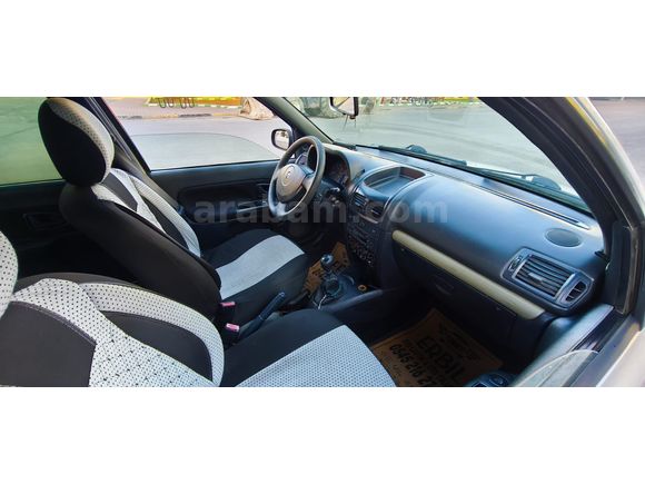 Ögretmenden Değişensiz Renault Clio 1.2 Authentique 2006 Model