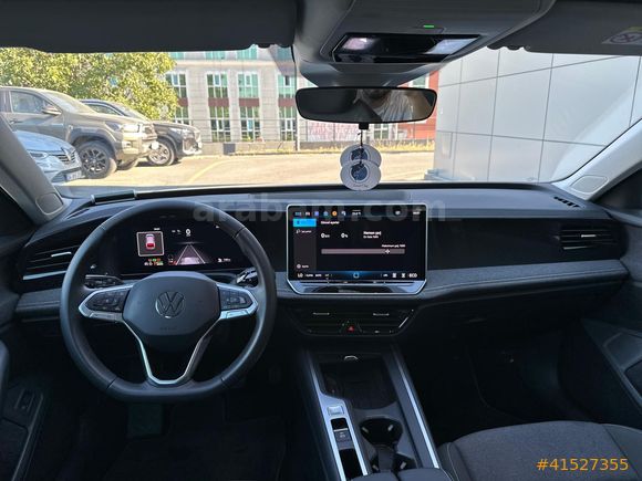2025 PASSAT HATASIZ 1.5 e-TSI Hybrid 17 BİN KM