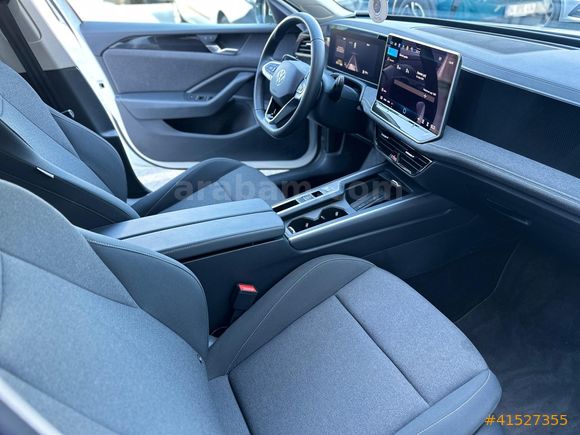 2025 PASSAT HATASIZ 1.5 e-TSI Hybrid 17 BİN KM