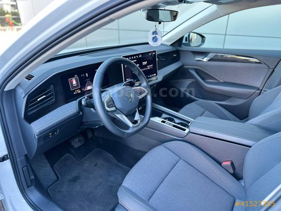 2025 PASSAT HATASIZ 1.5 e-TSI Hybrid 17 BİN KM