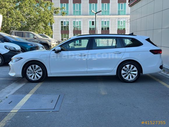 2025 PASSAT HATASIZ 1.5 e-TSI Hybrid 17 BİN KM