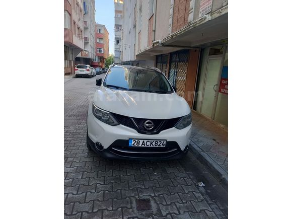 Sahibinden Nissan Qashqai 1.5 dCi Tekna Sky Pack 2014 Model İstanbul