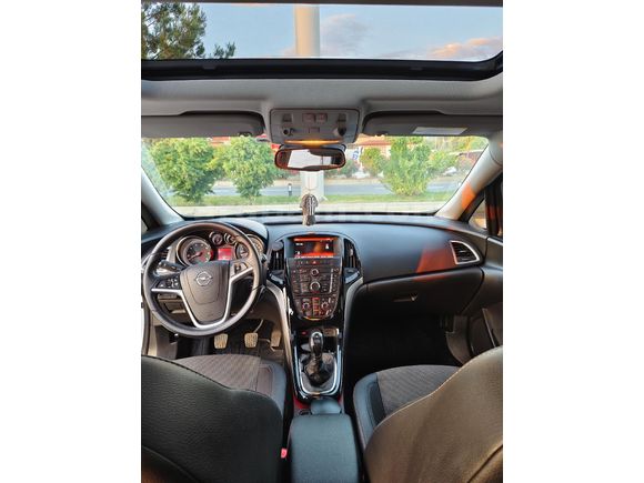 Sahibinden Değişensiz 2014 Model Opel Astra 1.6 CDTI Cosmo Stil 126.000 km Beyaz