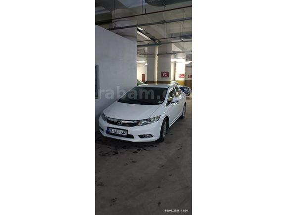 Sahibinden Honda Civic 1.6 Premium 2013 Model  130.000 km Beyaz
